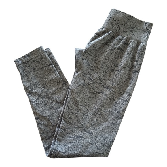 NWOT NVGTN Grey Digital Seamless Legging Sz S High Waist Flattering Sold Out - Picture 4 of 7